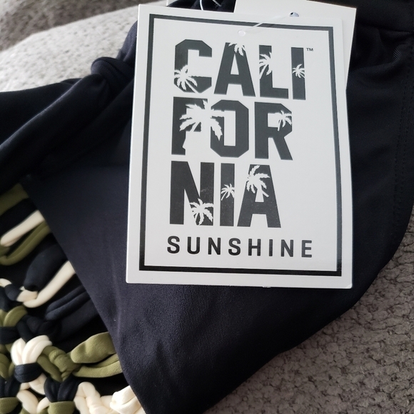 California Sunshine Swim top - Picture 7 of 9